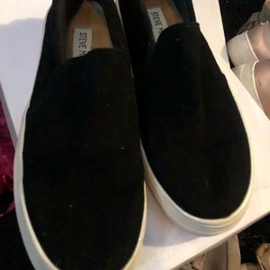 Steve Madden Slip ons size 5